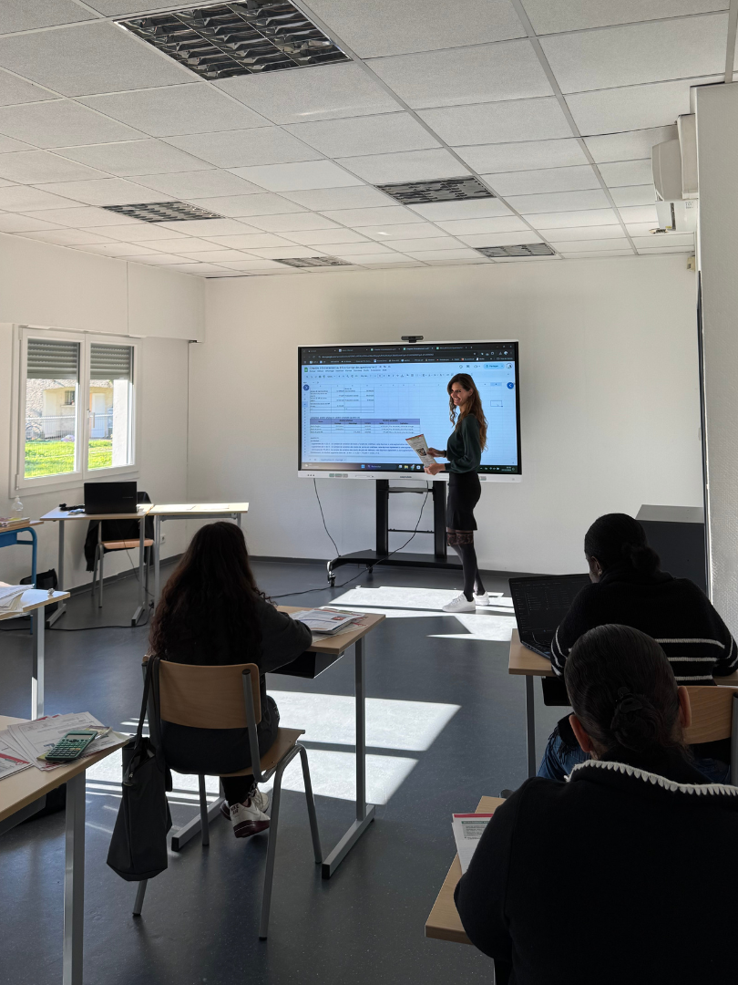 Cours de gestion de projet en BTS Support à l’Action Managériale en alternance sur la campus de ISIM Nice